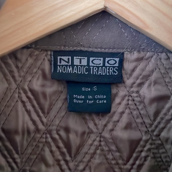 Nomatic Traders Brown Quilted Vest Size Small - Picture 2 of 3